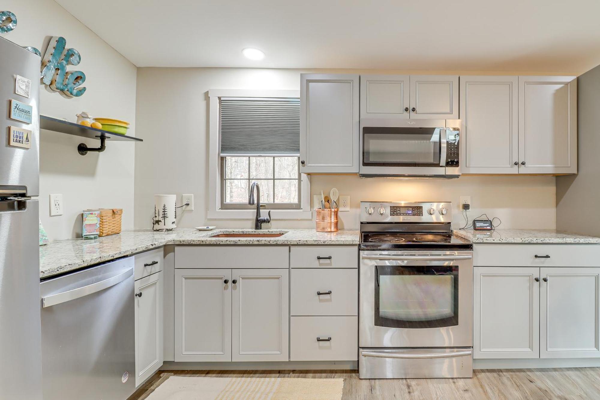 Quaint Jim Thorpe Cabin Retreat, Walk To Beach! Экстерьер фото